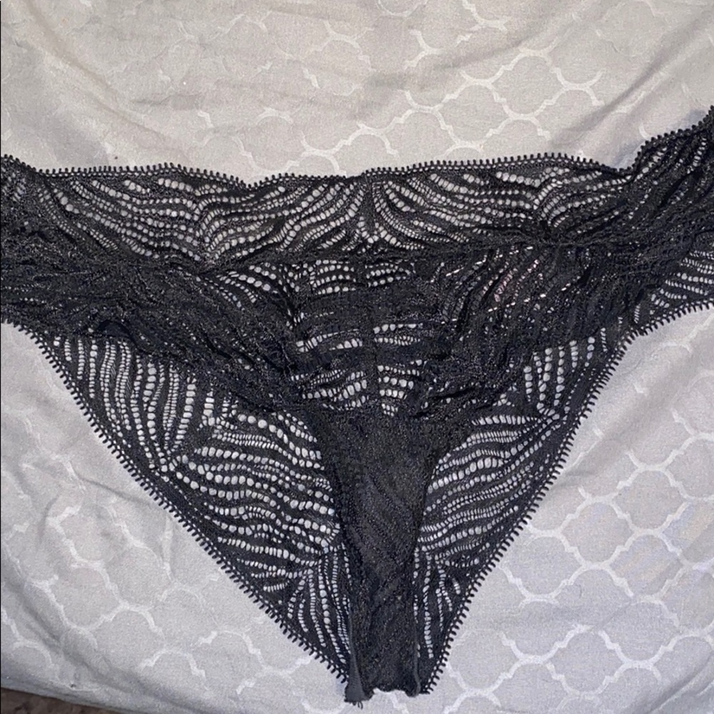 VS Thong